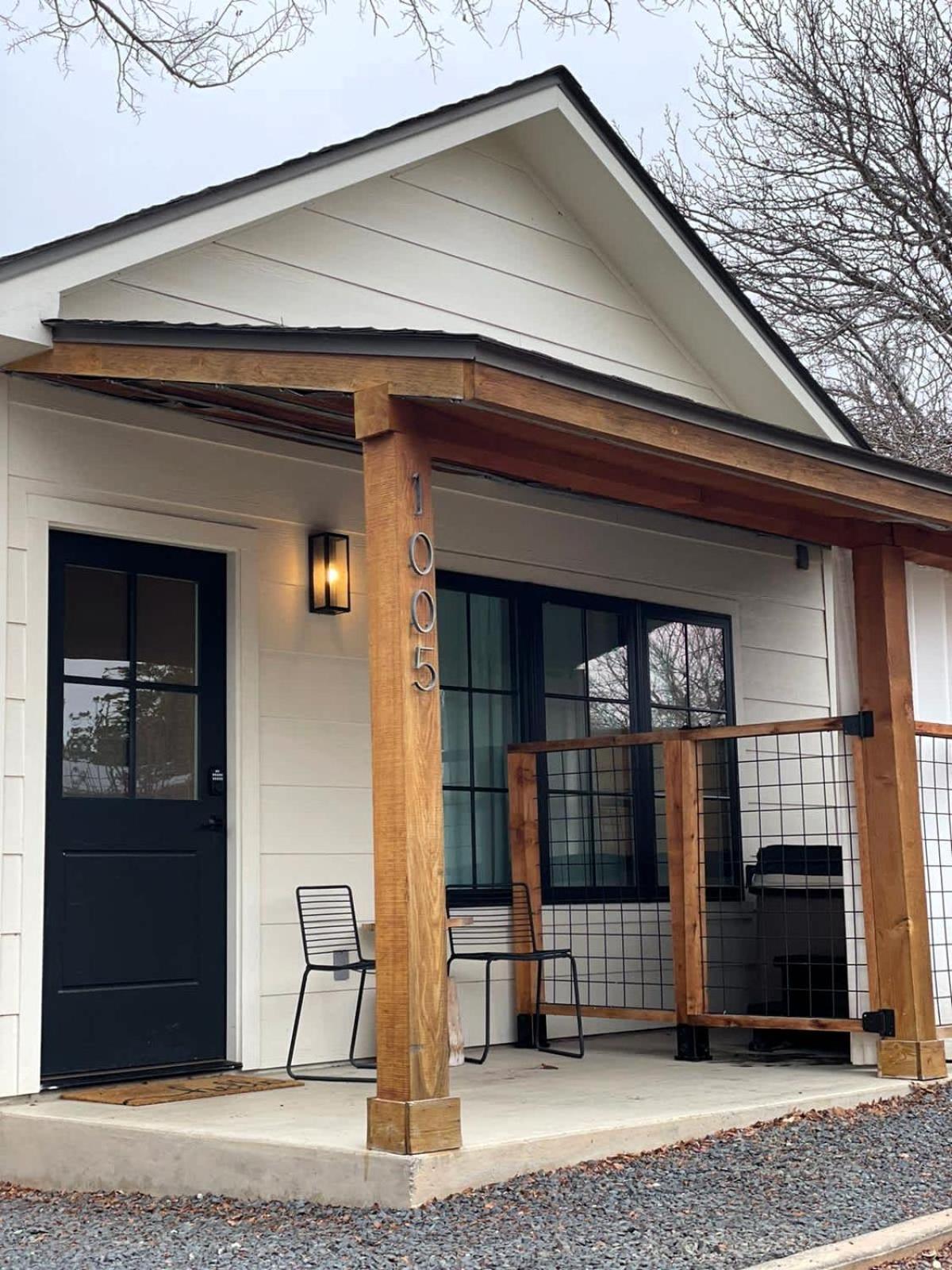Alley Kat Guesthouse With Private Hot Tub Fredericksburg Exterior photo